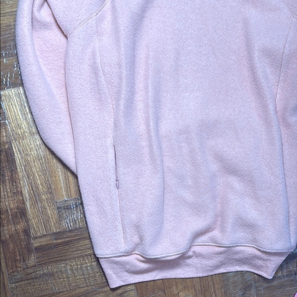 Alo Yoga Triumph Crewneck Sweatshirt β Soft Clay β Size L β Sold Out - Picture 5 of 5